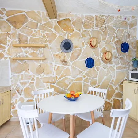 Lightbooking Caleton 7 Seaside Paradise *
